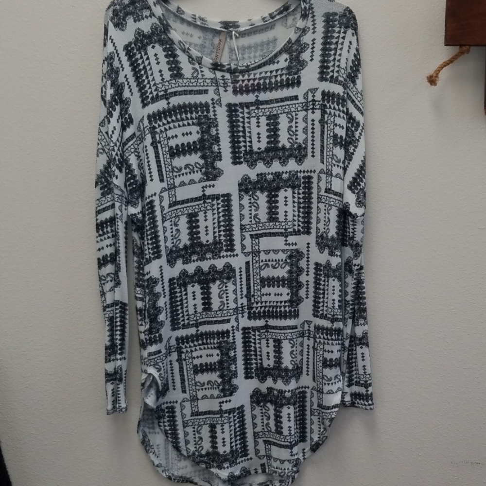 PaoLino size M NWT long tunic